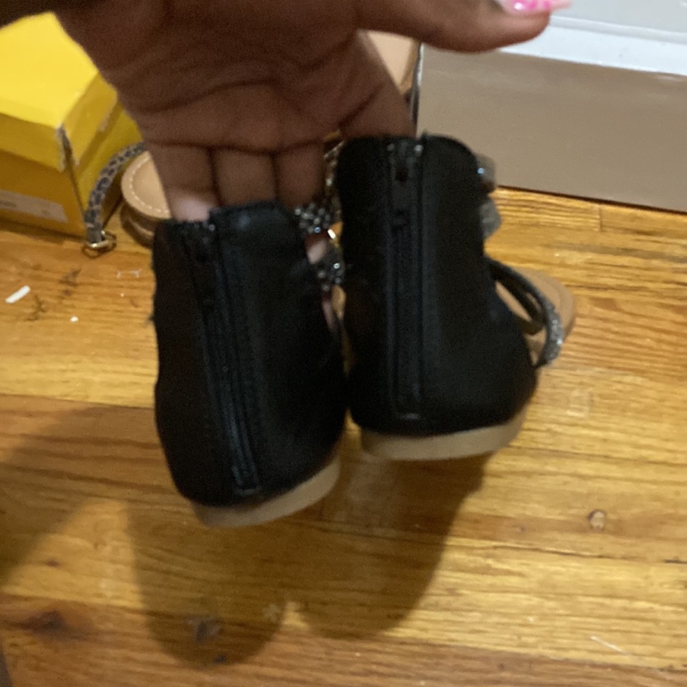 Sandals - Picture 3 of 5